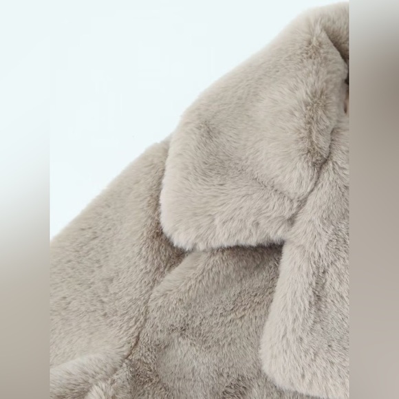 Faux Fur Button Up Lapel Neck Coat with Pockets - Picture 4 of 4